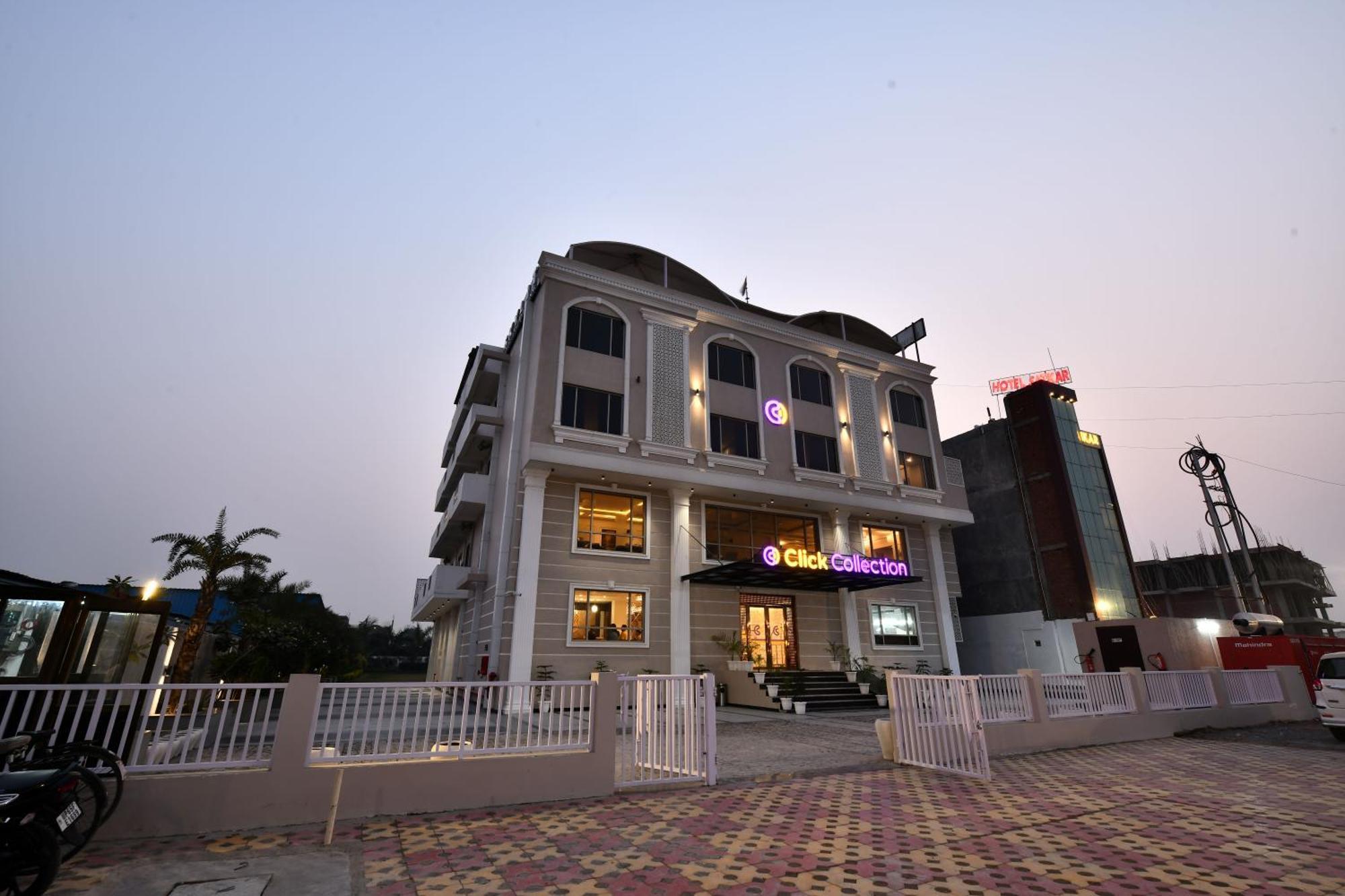 Click Collection Grand Gateway Varanasi Eksteriør bilde