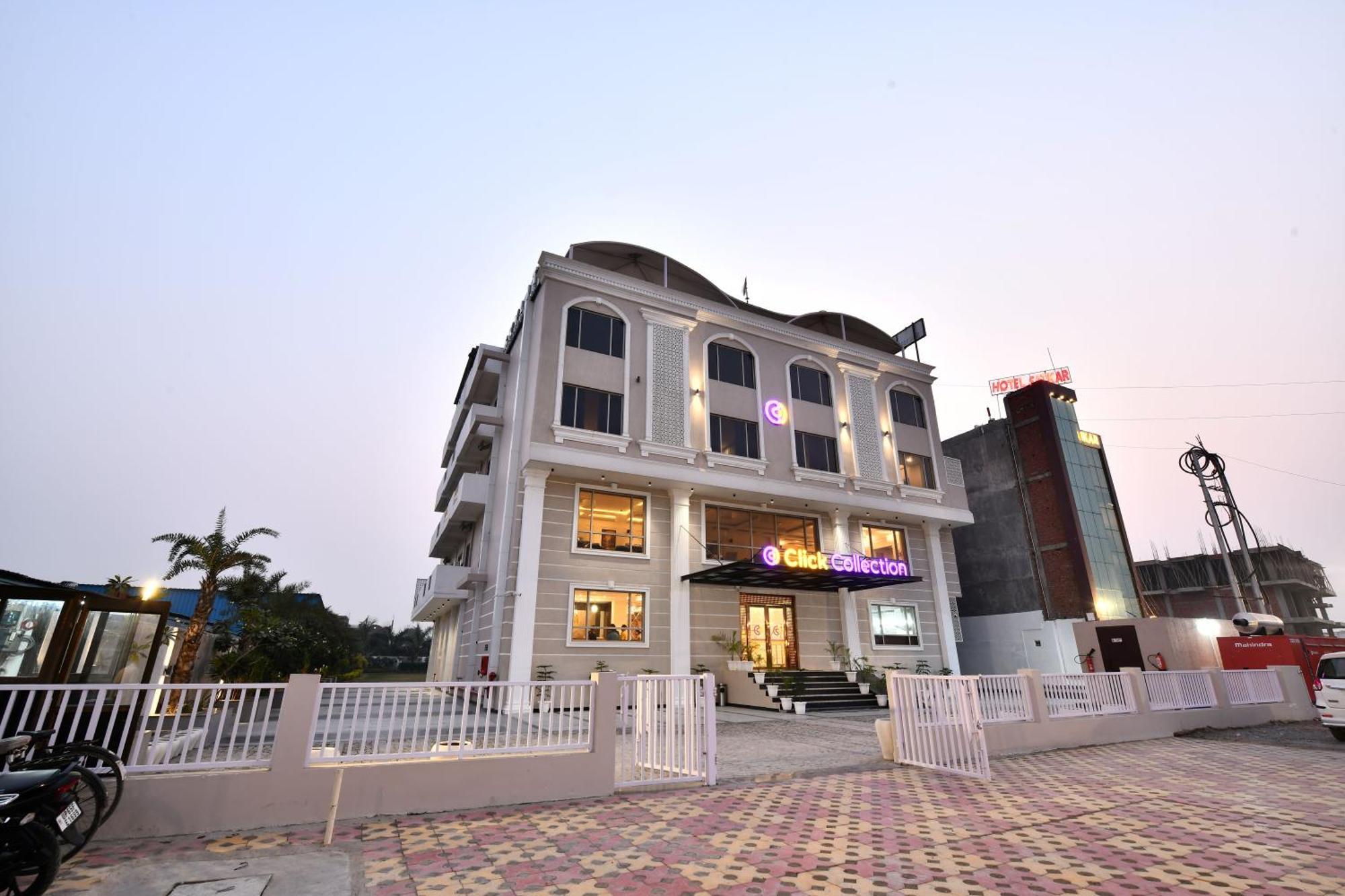 Click Collection Grand Gateway Varanasi Eksteriør bilde